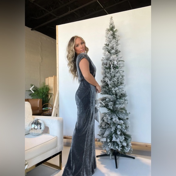 Chic By Ally B - Carols Shimmering Jumpsuit NWT size small - Picture 2 of 5